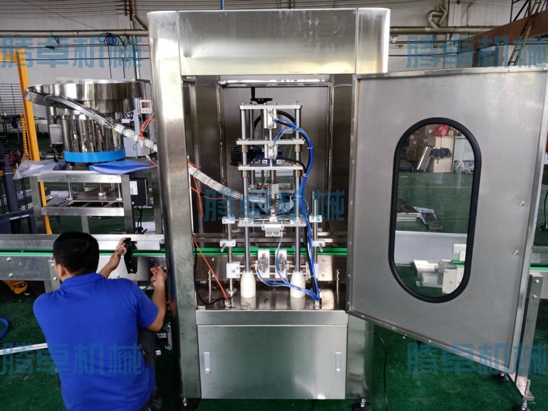 液體灌裝機(jī) 液體灌裝機(jī)